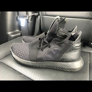 Black Adidas Tubular sneaker